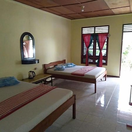 Sibayak Guesthouse Tuk Tuk Exterior photo